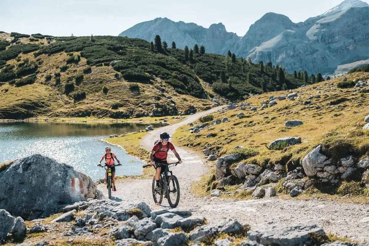 Estate al lago di Braies: escursioni in Mountain Bike