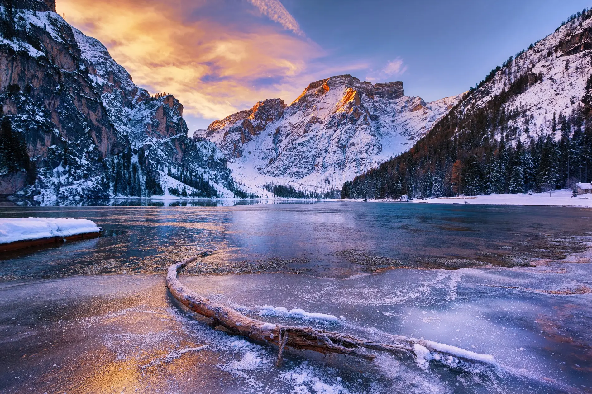 luoghi-piu-instagrammabili-lago-di-braies-inverno